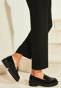 Lipsy CHUNKY LOAFER - Polobotky - black
