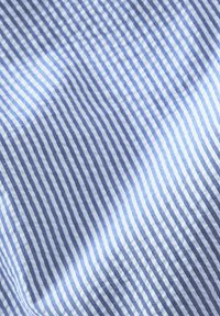 Thumbnail Image 4
