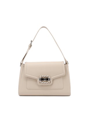 Borsa a mano in pelle beige con manico superiore, chiusura a patta frontale e dettaglio decorativo con fibbia argentata.