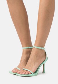 Simmi London Korolliset sandaalit - mint