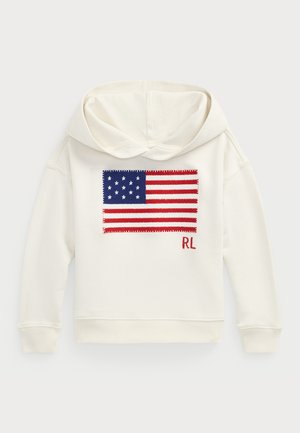 Biała bluza z kapturem z haftowanym wzorem amerykańskiej flagi w niebieskim i czerwonym kolorze, z napisem "RL" w czerwonej nitce oraz ściągaczami przy rękawach i dolnej krawędzi.