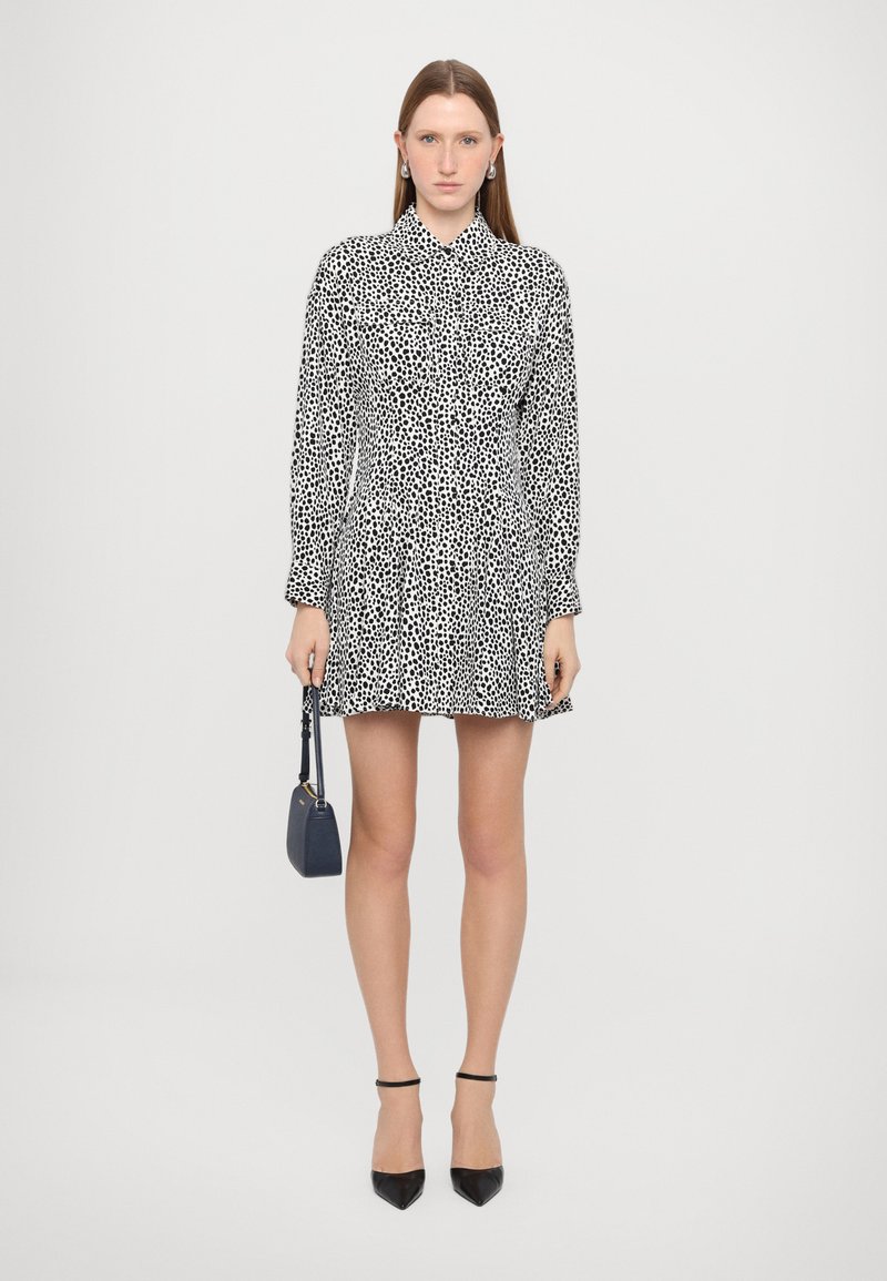 MICHAEL Michael Kors MINI PLEAT - Shirt dress - black/white/white - Zalando