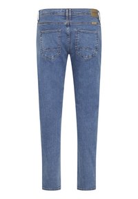 Jeans in denim blu con una vestibilità slim, dotati di due tasche posteriori e cuciture visibili. La trama è liscia con un leggero effetto scolorito.