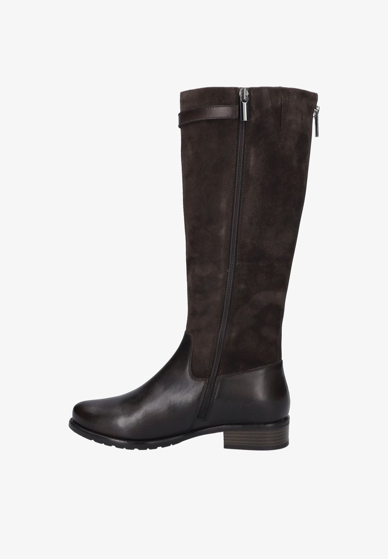 Brązowe skórzane i zamszowe kozaki do kolan z bocznym zamkiem. Posiadają zaokrąglony czubek i niski, warstwowy obcas. Gładkie i teksturowane materiały.