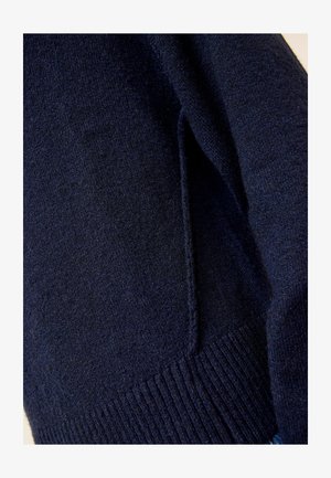 Friends Like These, V-NECK SEAM DETAIL JUMPER - Svetrík - navy