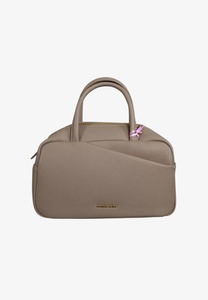 Borsa in pelle color talpa con due manici arrotondati, tasca frontale diagonale, cerniera dorata e piccolo nastro viola legato a un manico.