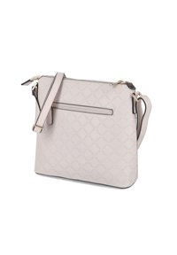 Helle rosa Handtasche aus synthetischem Leder mit Diamantmuster, ausgestattet mit einem Reißverschluss oben und einem verstellbaren Schulterriemen. Rückseitige Reißverschlusstasche sichtbar.