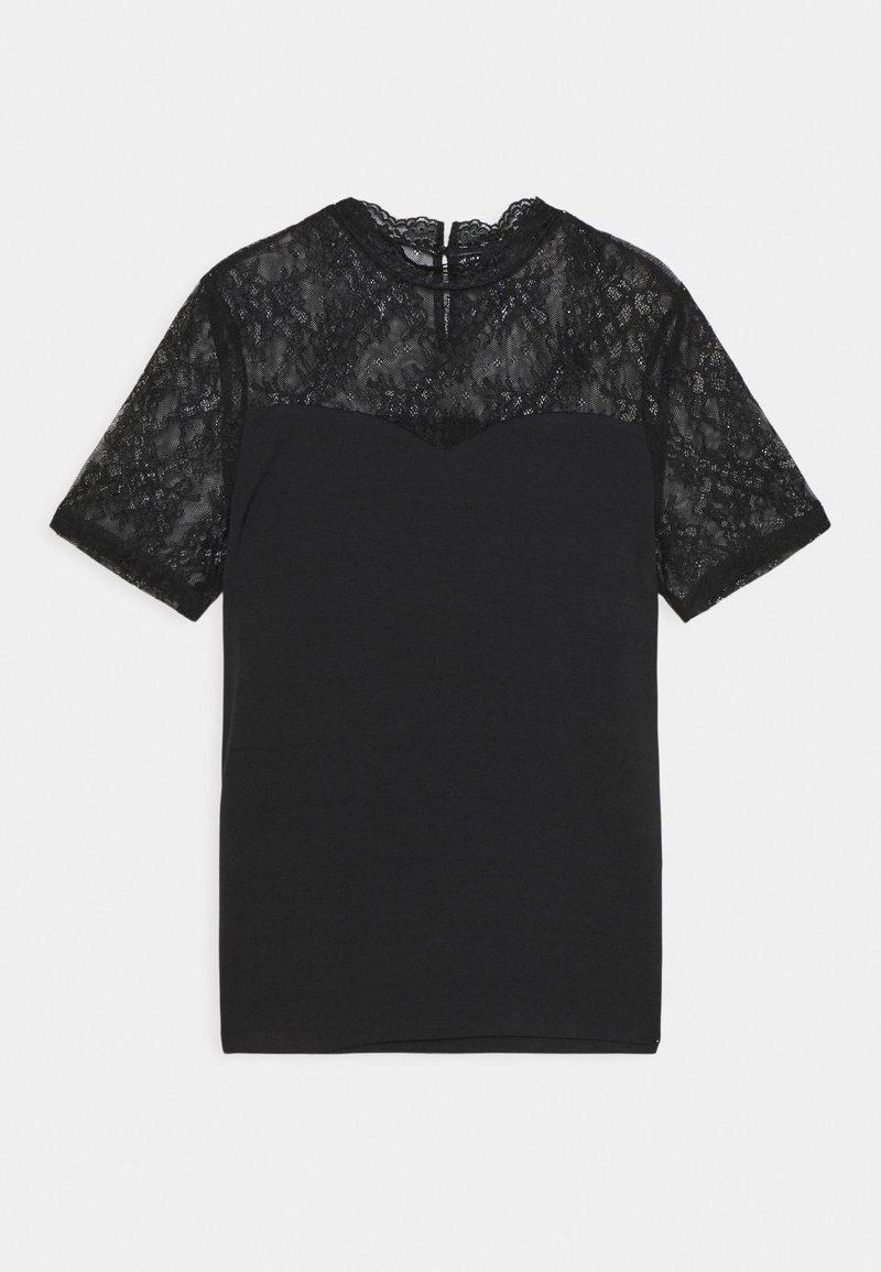 Svart topp med kort ärm som har spetsdetaljer på axlar och bröst, rund halsringning och en subtil texturerad yta.