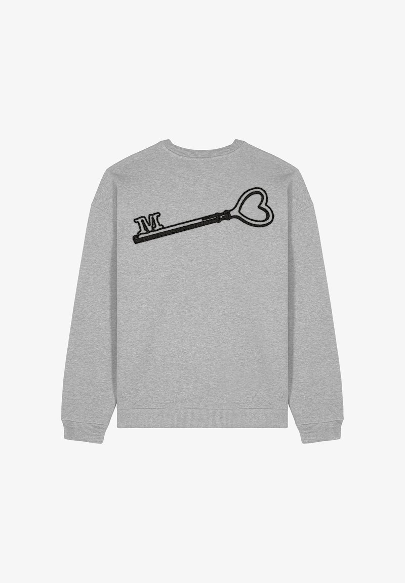 Felpa grigia con maniche lunghe, caratterizzata da un design a chiave ricamato in nero e un dettaglio "M", tessuto testurizzato e polsini a costine.