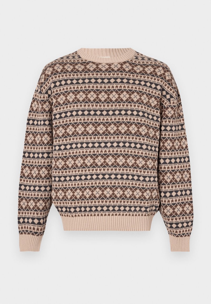Gebreide trui in beige, met een geometrisch patroon in bruin en marineblauw. Ronde hals, ribgebreide boorden en onderrand, iets oversized pasvorm.