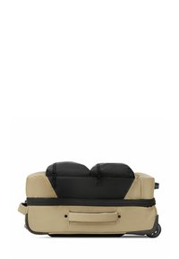 Bolsa portátil con ruedas de cuerpo beige y compartimentos superiores con cremallera en negro; fabricada con tejido duradero y ruedas moldeadas suaves para facilitar la movilidad.