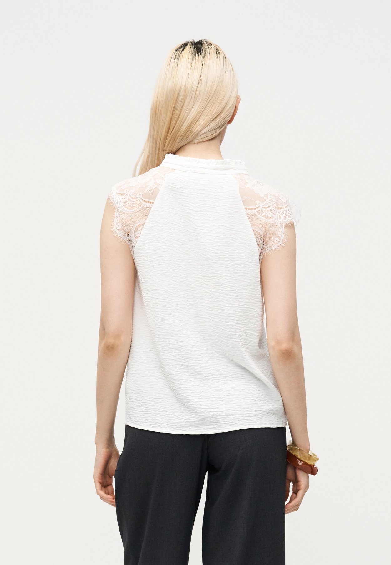 ONLPLOY METTE V NECK