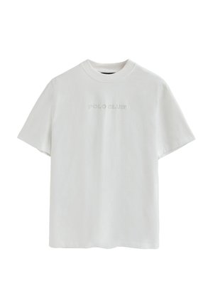 Weißes Baumwoll-T-Shirt mit kurzen Ärmeln, das "POLO CLUB" in einer dezenten hellen Farbe über der Brust bestickt hat. Einfaches und klassisches Design.
