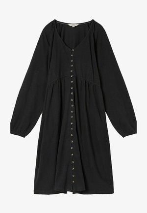 Mustast riidest kleit pikkade varrukatega, V-kaeluse ning kogutud vöökohaga, lõdva lõikega. Esiosal metallist nööbid.