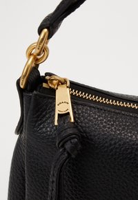 COACH SOFT SHAY CROSSBODY - Mala de mão - black