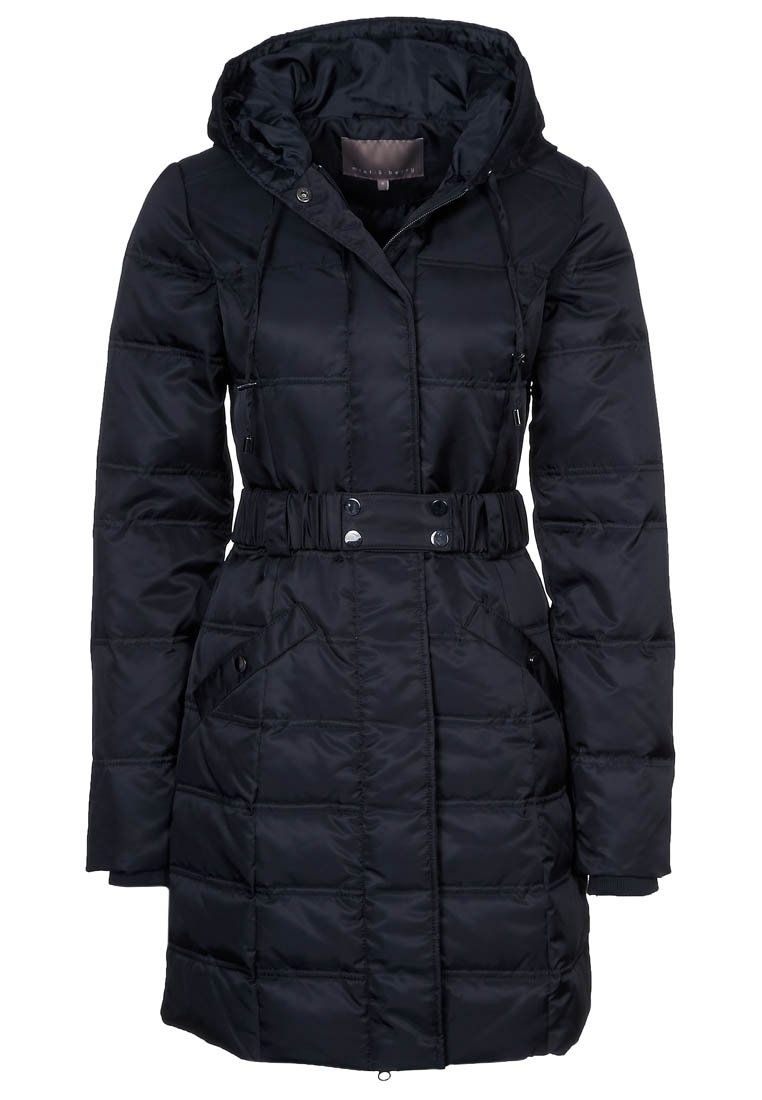 Svart pufferjacka med huva, med bälte i midjan, quiltat mönster, sidofickor och tryckknappsstängning.