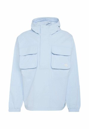 Vaaleansininen vetoketjullinen huppari, jossa on hupullinen, kaksi etutaskua, joustavat hihansuut sekä hillittyjä teksturoituja yksityiskohtia hihoissa ja vartalossa.