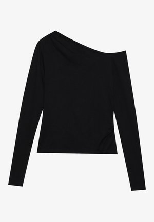 Must musta-sleeve top, millel on asümmeetriline kaelus ja sobiv disain pehmest ning siledast kangast. Puuduvad nähtavad mustrid või metalldetailid.