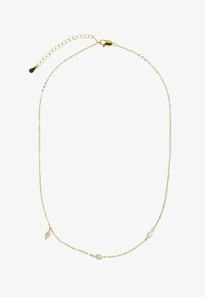 Ogrlica od lančića u zlatnoj boji s tri nepravilna bijela dragog kamena, podesive duljine s kopčom u obliku jastoga i malim produžnim lancem.
