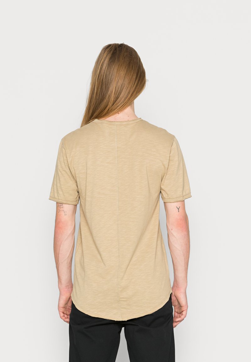 Herren T-Shirts basic | Only & Sons ONSBENNE LIFE LONGY TEE T-Shirt basic chinchilla/braun - SN02803 Herren T-Shirts basic | Only & Sons ONSBENNE LIFE LONGY TEE T-Shirt basic chinchilla/braun - SN02803