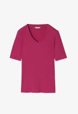 Top fucsia cu decolteu în V, realizat dintr-un material ribat, cu mâneci scurte și margine dreaptă, având o suprafață texturată. Design simplu, fără modele sau accente suplimentare.