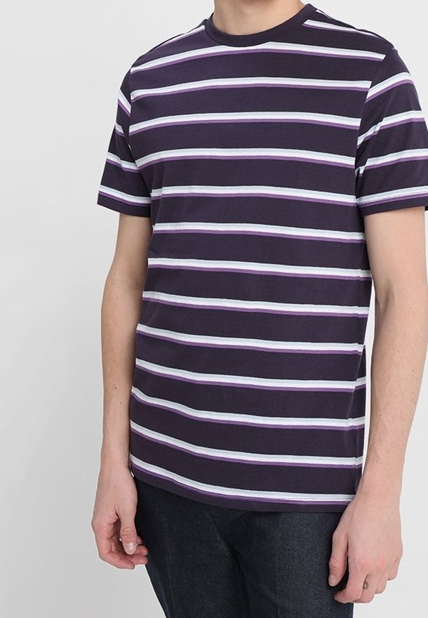 Kurzärmeliges T-Shirt aus dunkelviolettem Baumwollstoff mit horizontalen weißen und hellvioletten Streifen. Rundhalsausschnitt und lässige Passform.