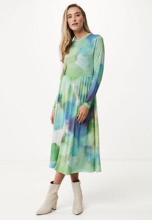 Abito a maniche lunghe, con lunghezza al ginocchio, in tessuto tie-dye nei colori verde e blu; realizzato in tessuto morbido con una vestibilità comoda e scollo rotondo.