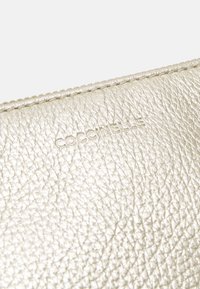 Coccinelle BEST CROSSBODY - Borsa a tracolla - pale gold coloured