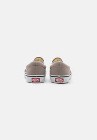 Vans CLASSIC SLIP-ON UNISEX - Įmautiniai batai - color theory atmosphere