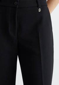 LIU JO FLARED CREPE  - Chino - black