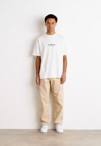 Barbour International FORMULA - T-shirt estampada - white