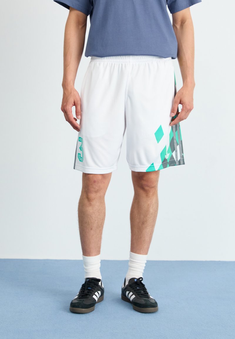 adidas Originals NUWAVE SHORT - Šortky - white