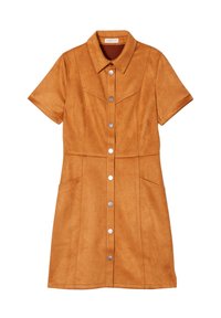 Robe en daim marron à manches courtes, col pointu, fermeture à boutons sur le devant, deux poches latérales et détails cousus sur le corsage.