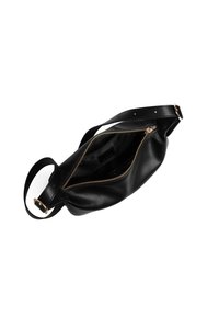 Borsa a tracolla in pelle nera con superficie liscia, chiusura con zip superiore e una singola tracolla regolabile. Interno foderato, design minimalista.
