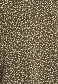 Object OBJMILA LS NOOS - Blusa - deep lichen green/flowers