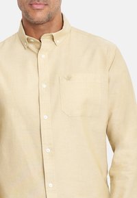 EMBLEMS Camisa - mostaza