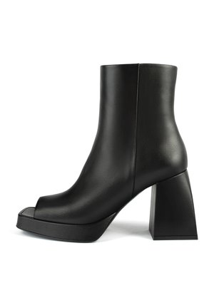 THROUGH THE NIGHT - Bottines à plateau - black