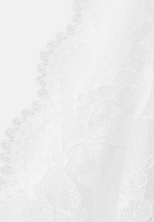 Weißer Spitzenstoff mit floralen Mustern und gewellten Kanten, mit filigranen Netz- und Stickereidetails.