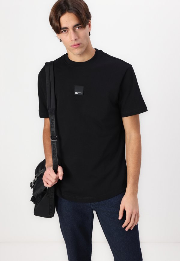 REGULAR CURVED HEM - Print T-shirt4