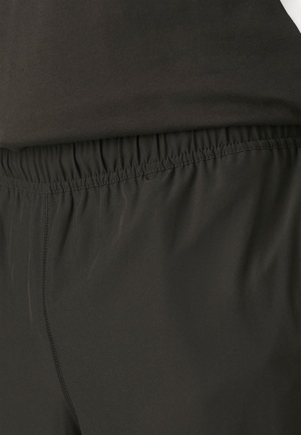 TRAIN ESSENTIALS TRAINING PANTS - Tracksuit bottoms2