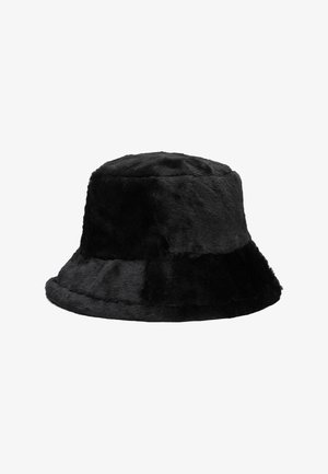 Cappello a secchiello in pelliccia sintetica nera con una texture morbida, cima arrotondata e ampia visiera, caratterizzato da un design senza cuciture e un colore uniforme.