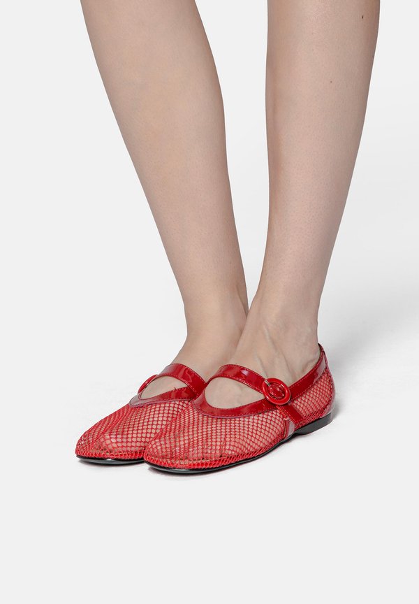 SPEND MY DAY - Riemchenballerina