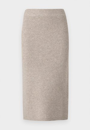 Gebreide kokerrok in lichtbeige met een ribbelstructuur. Beschikt over een aansluitende tailleband en een knielange pasvorm. Glad afwerking zonder patronen.