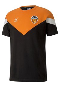 Camisa deportiva de manga corta con sección superior naranja, sección inferior negra, franja blanca en las mangas, logo de Puma y escudo del Valencia CF en el pecho.