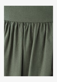 Niewybrane, olive