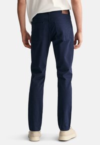 GANT DESERT - Džíny Straight Fit - marine