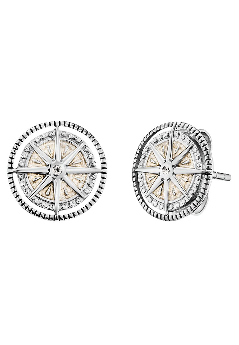 Orecchini a bottone rotondi con un design a bussola in tonalità argento, arricchiti da accenti dorati e piccole pietre trasparenti, dotati di bordi scanalati.
