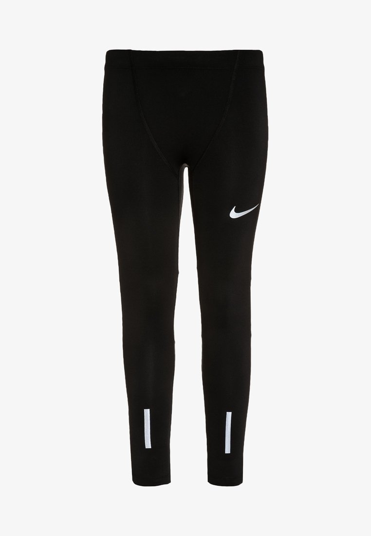 Czarne legginsy sportowe z białym logo Nike na prawej udzie oraz odblaskowymi pionowymi paskami przy kostkach.