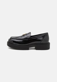 LOAFER - Scarpe con plateau - black
