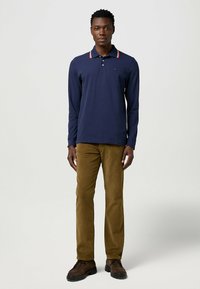 Wrangler GREENSBORO - Tiesaus kirpimo džinsai - kangaroo